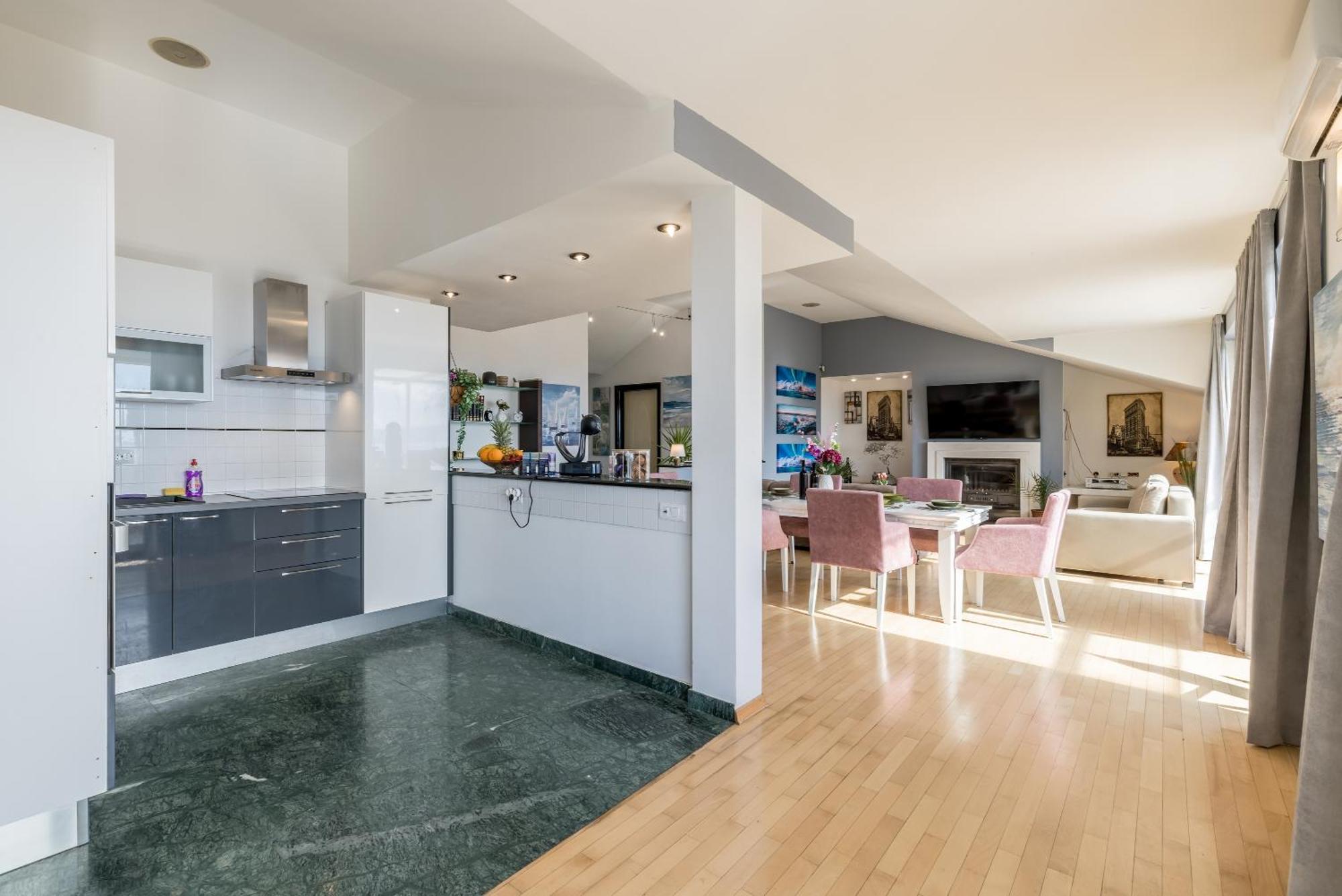 Urban Utopia Penthouse With Private Parking Split Bagian luar foto